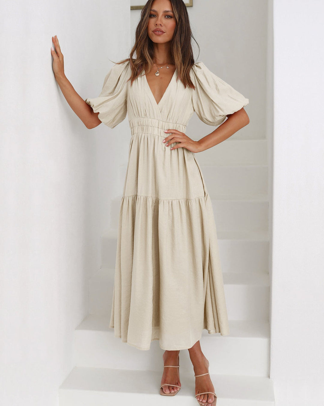 Delphine - Elegante Vestido Midi Con Cuello en V Y Mangas Con Volantes