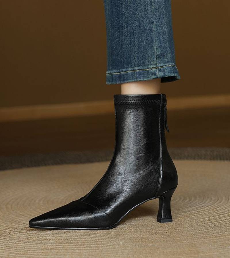 Sanduni - Botines de Cuero Con Tacón Medio