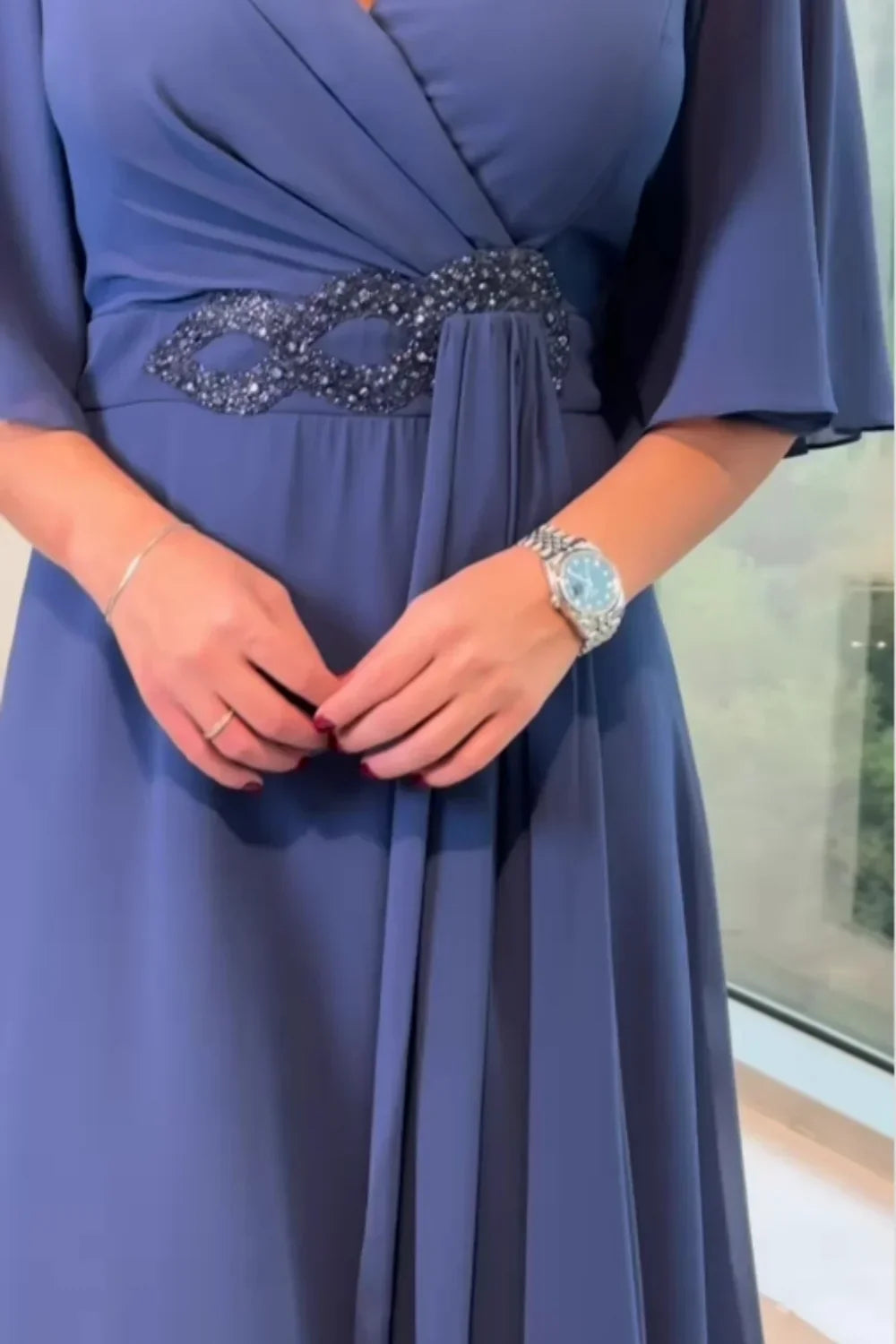 Bhagya - Elegante Vestido largo de Gasa Con Escote en V