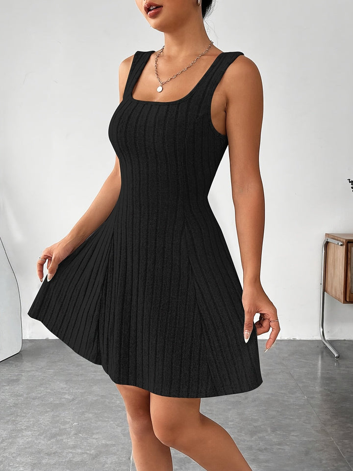 Joaquina - Minivestido Acanalado con Top Corto Con Capucha