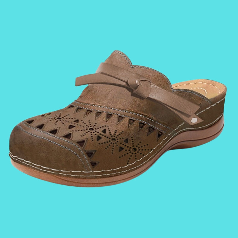 Nicholle - Mules Planas Con Talón Hueco y Lazo