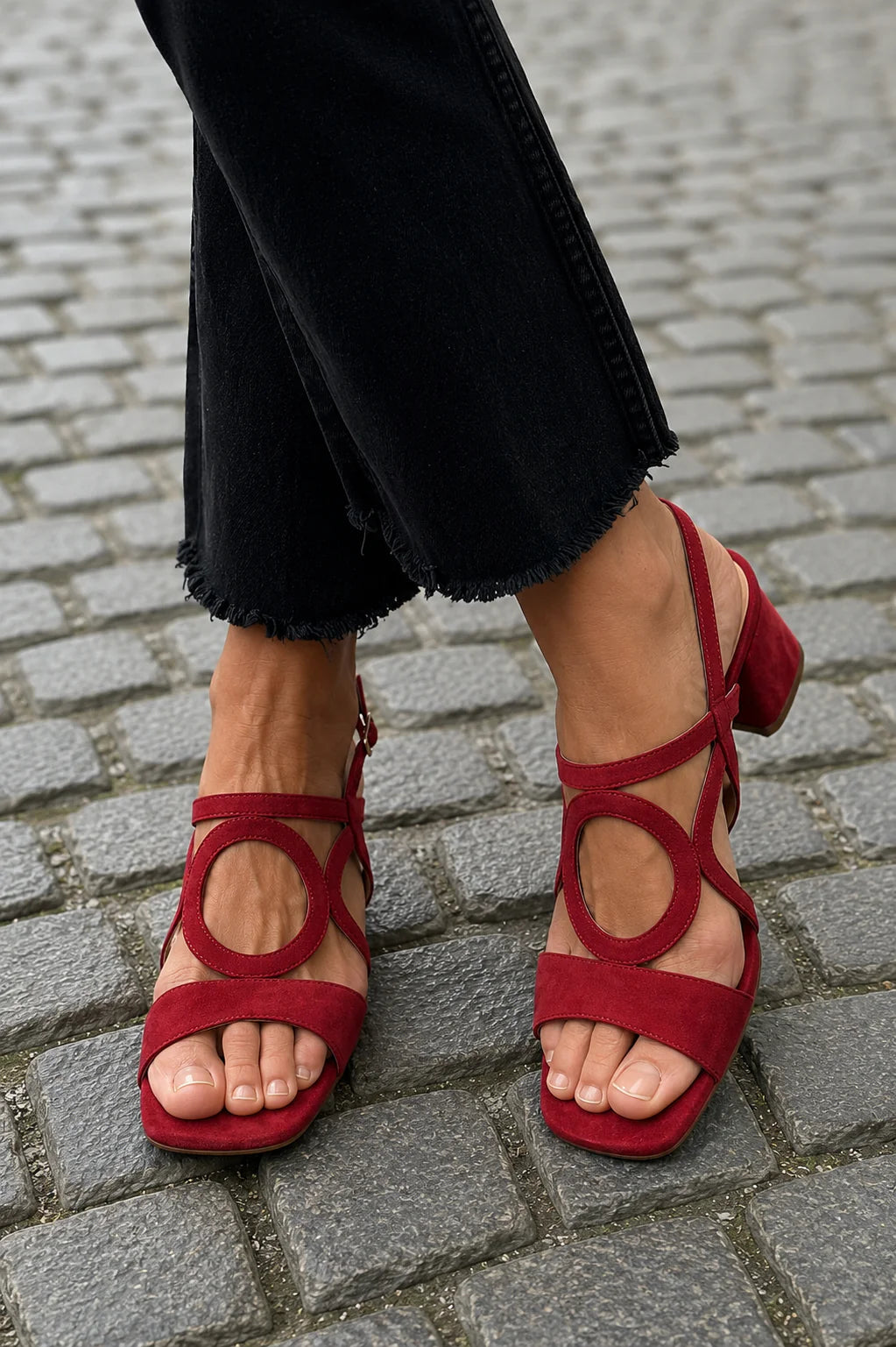 Gurng - Sandalias Con Puntera Cuadrada y Corte Redondeado