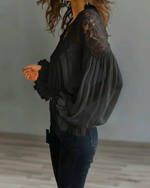 Katija - Blusa Con Encaje Floral y Mangas Acampanadas