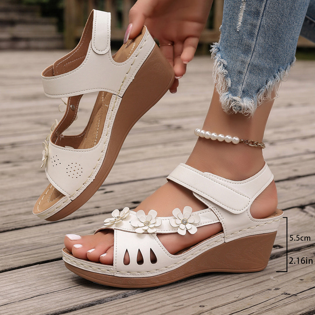 Tinaya - Sandalias Con Suave Tacón Lando y Cuña Floral
