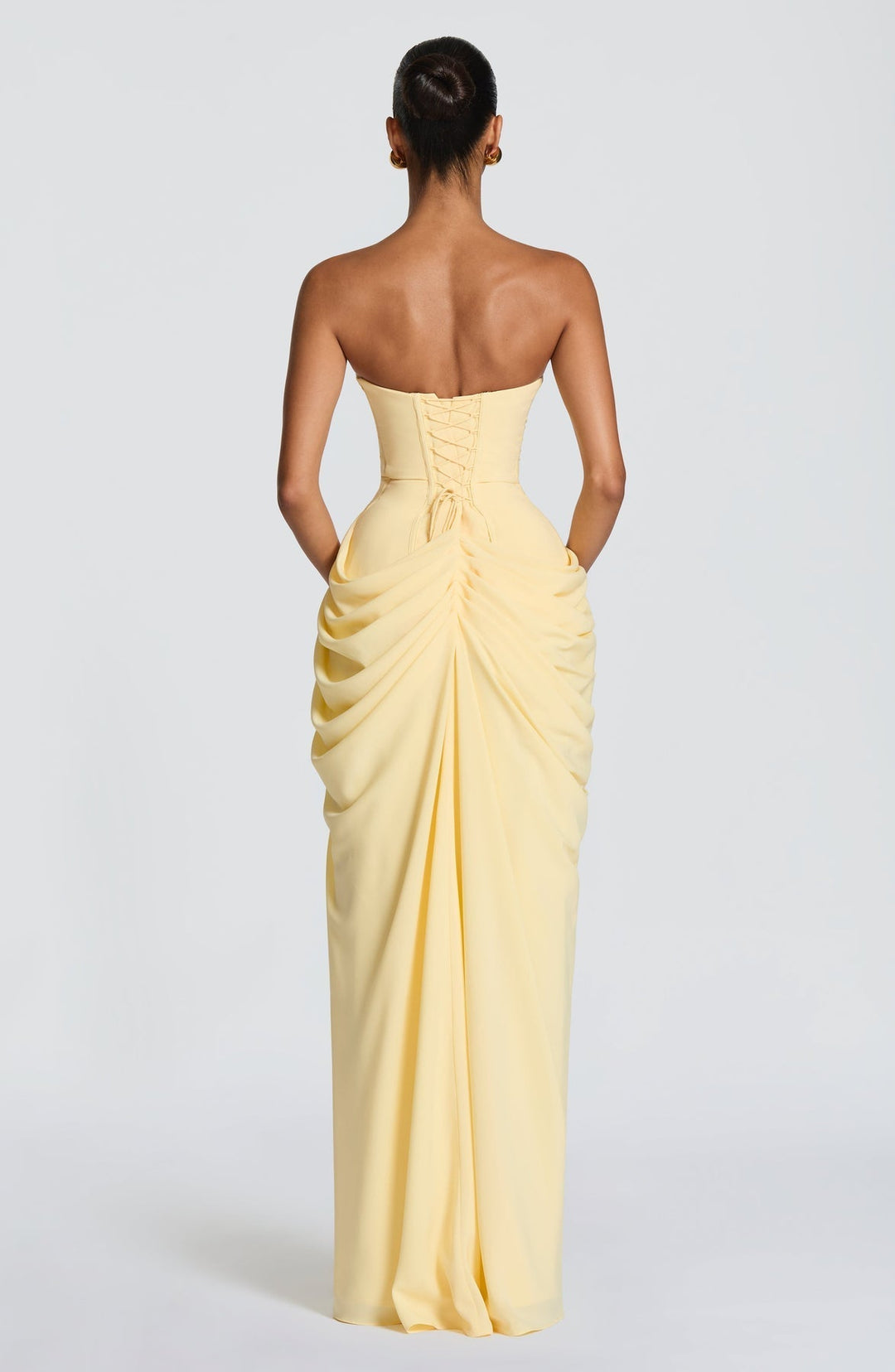 Sabrina - Vestido Largo sin Tirantes con corte Escultural y Abertura