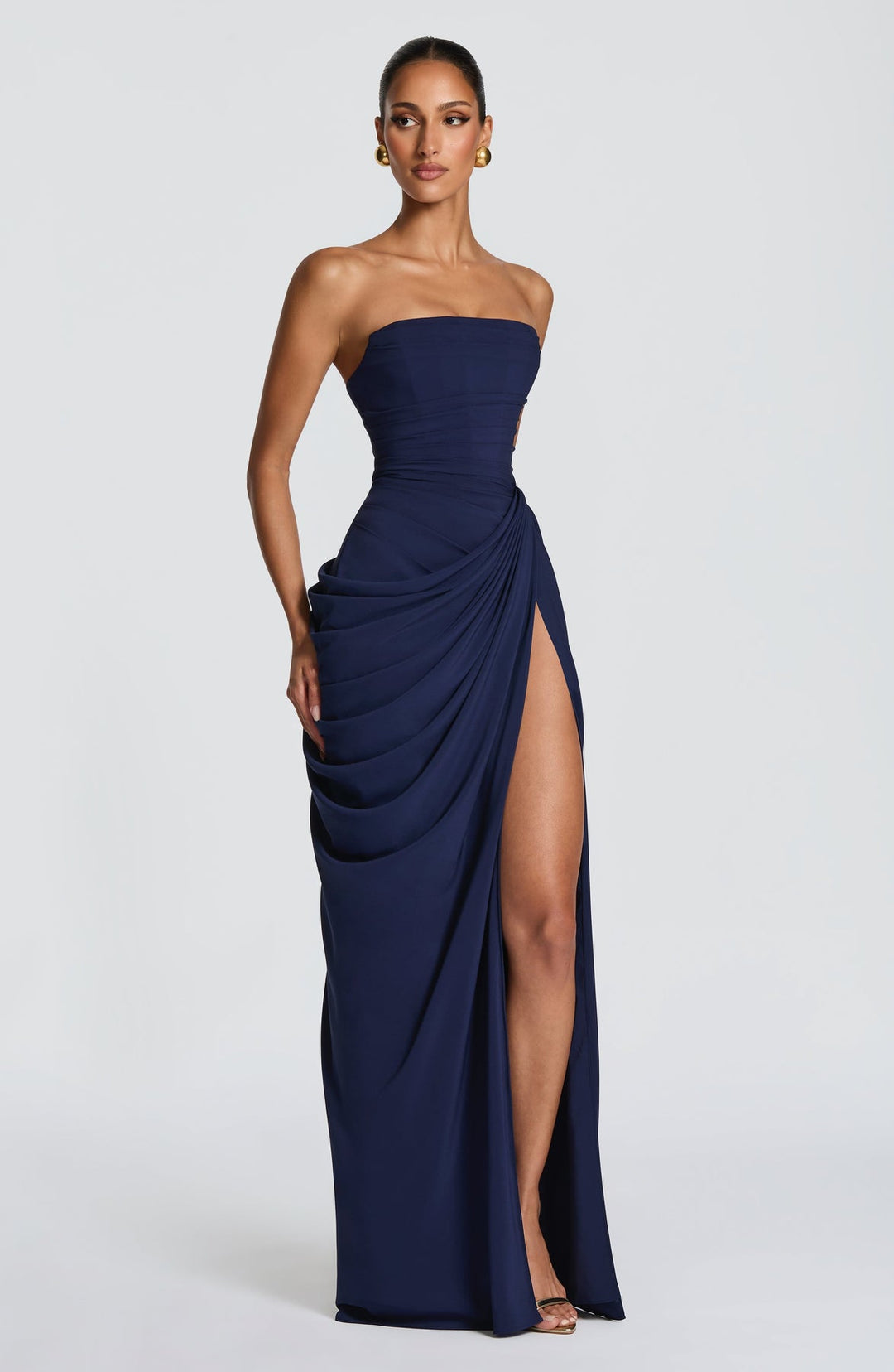 Sabrina - Vestido Largo sin Tirantes con corte Escultural y Abertura