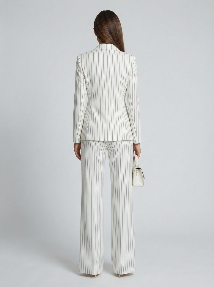 Shaye - Elegante Traje Diplomático