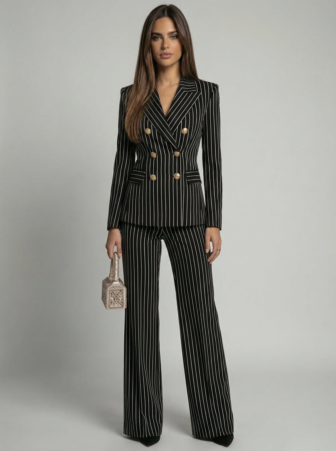 Shaye - Elegante Traje Diplomático